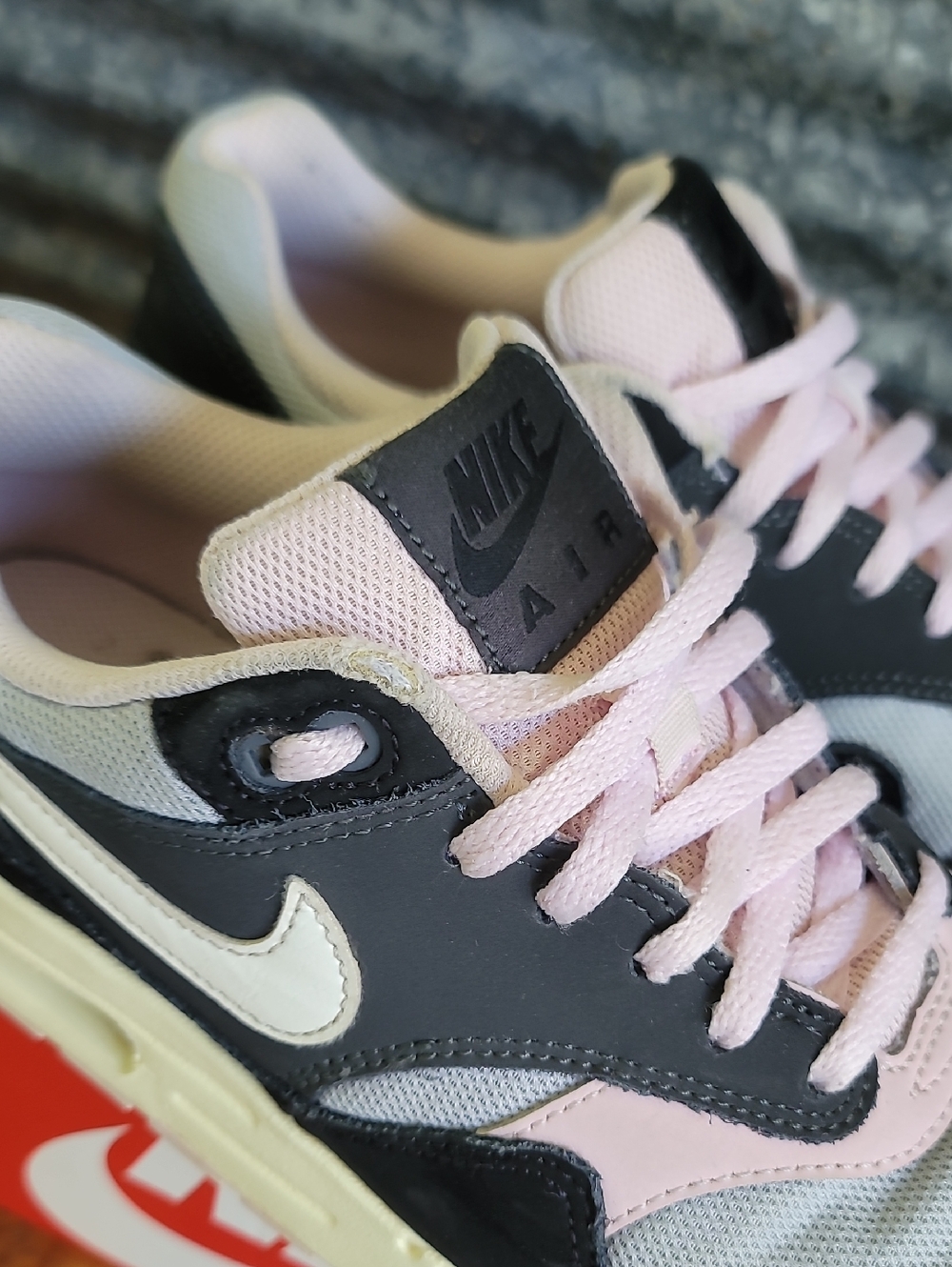Nike Air Max 1 "Black Anthracite Pink Foam" Wmns 7.5 Ships Today - Picture 7 of 9